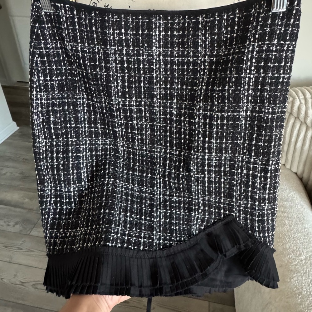 White House Black Market Asymmetrical Ruffled Pencil Skirt - Picture 4 of 10